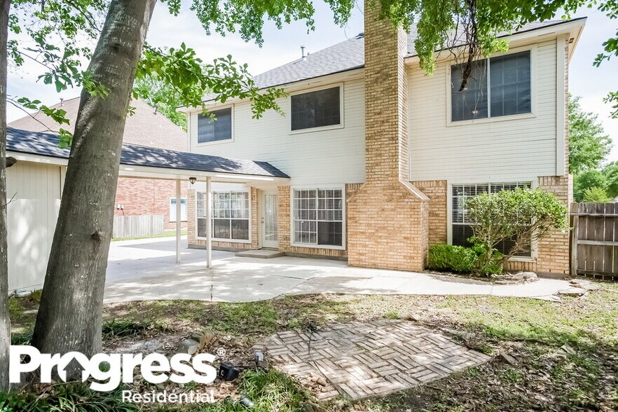 Building Photo - 19427 Atasca Oaks Dr