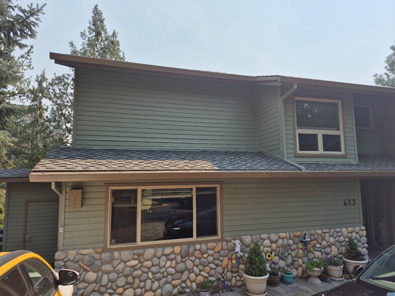 Building Photo - 623 NW Silver Buckle