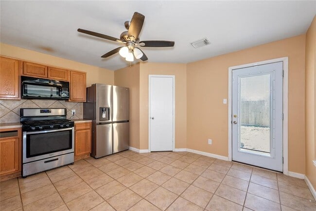 Building Photo - 21219 Misty Brook Bend Ln
