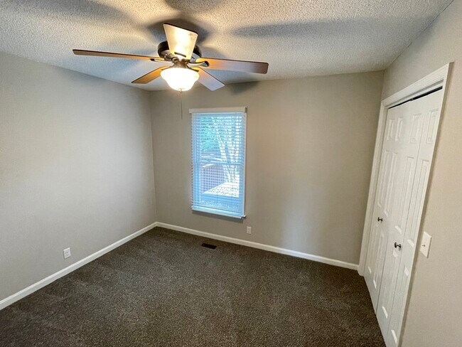 Building Photo - South Nashville off Nolensville Rd close t...
