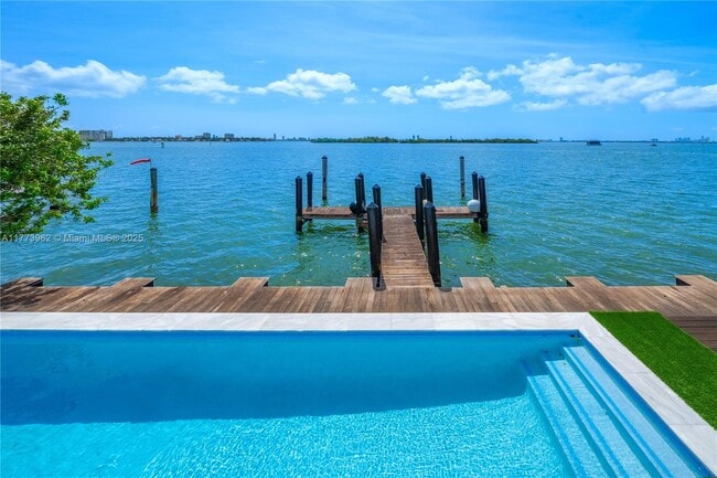Building Photo - 7311 Belle Meade Island Dr