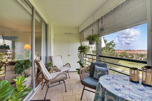 Building Photo - 23279 Barwood Ln N