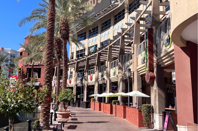 Building Photo - 3Bed/2Bath Home at Northern/107th Ave! $199 MOVE-IN SPECIAL! Ready for Immediate Move-In!