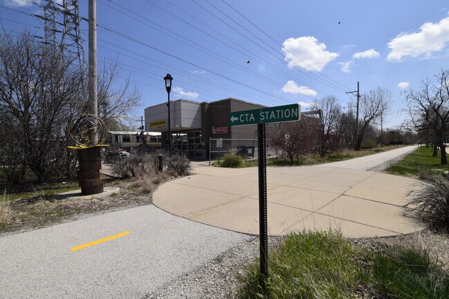 Building Photo - 5025 Carol St