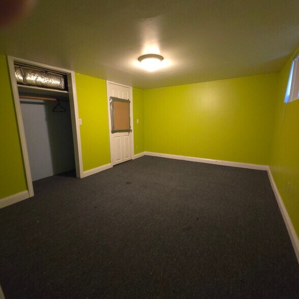 Building Photo - 10 Alcott Park