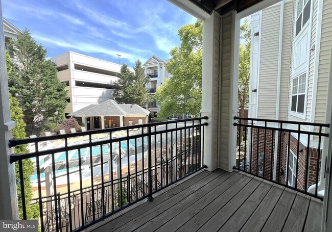 Building Photo - 12953 Centre Park Cir