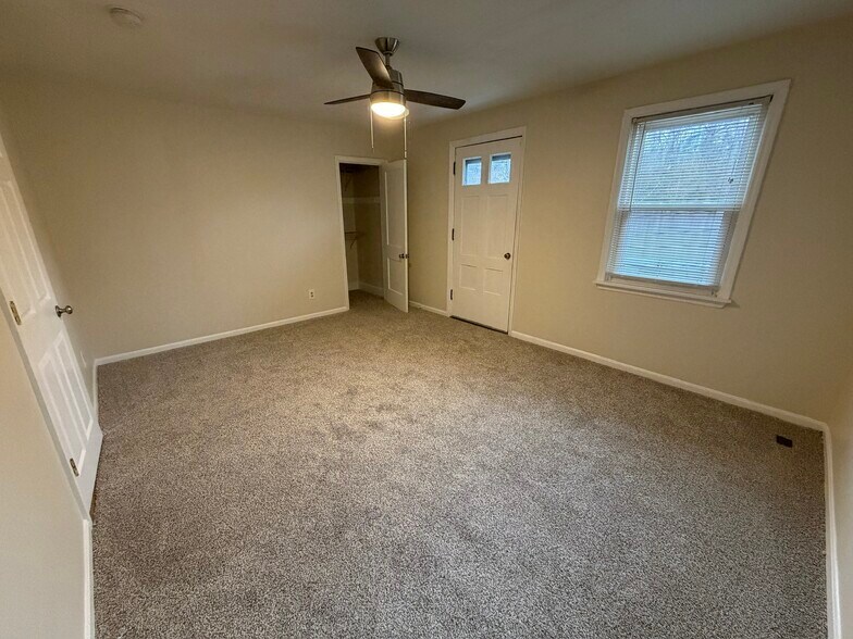 Building Photo - 2458 Duck Creek Rd