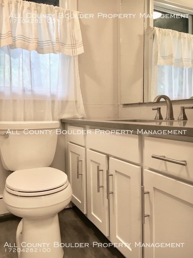 Building Photo - Renovated Lefthand Canyon Home