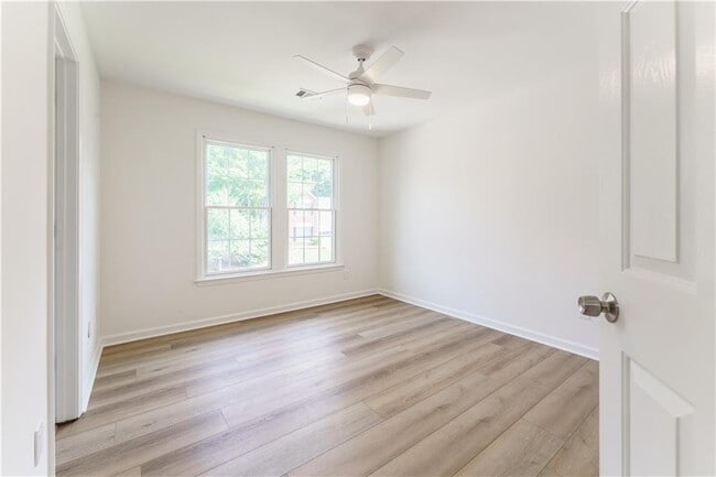 Building Photo - 3272 Pomarine Ln NW