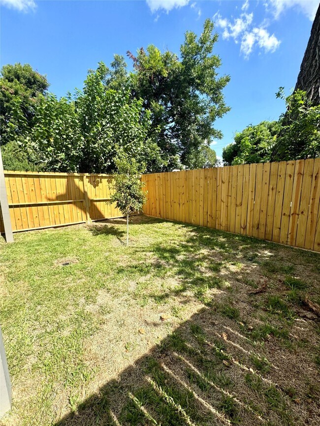 Building Photo - 7322 Laredo St