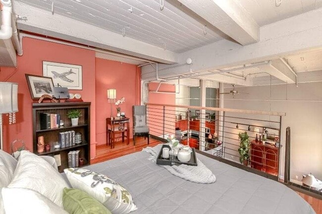 Building Photo - Beautiful Downtown Condo in Tacoma