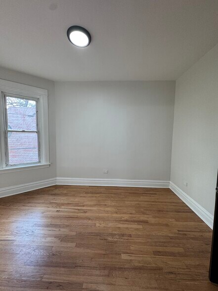 Building Photo - 3516 W Evergreen Ave