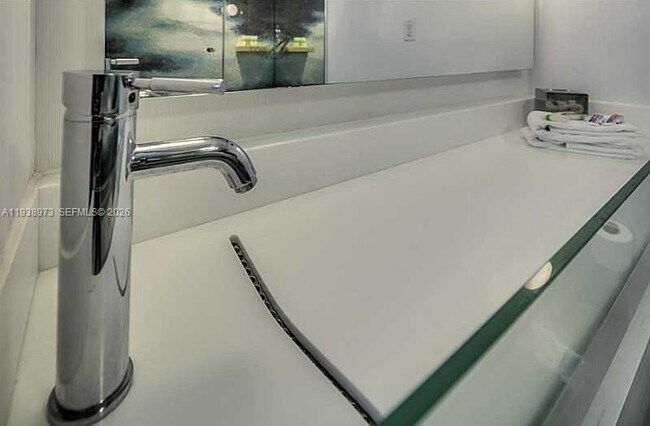 Building Photo - 1100 West Ave