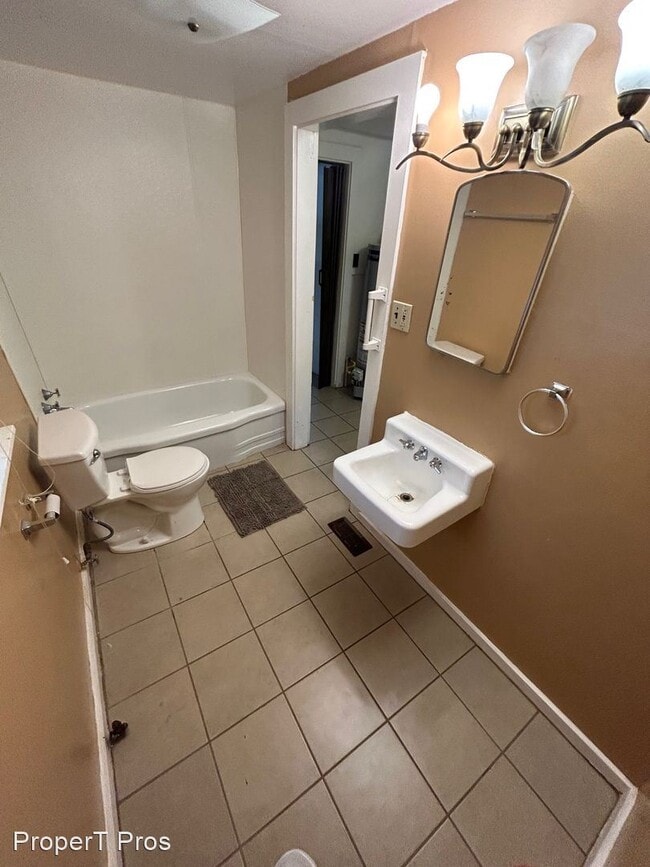 Building Photo - 2 br, 1 bath House - 1109 Oakley Street