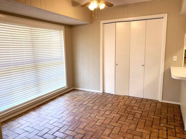 Building Photo - South Tyler! Lovely 3 Bedroom, 2 Bath Home...
