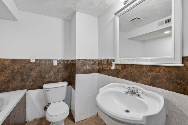 Building Photo - 2668 Daman Ct