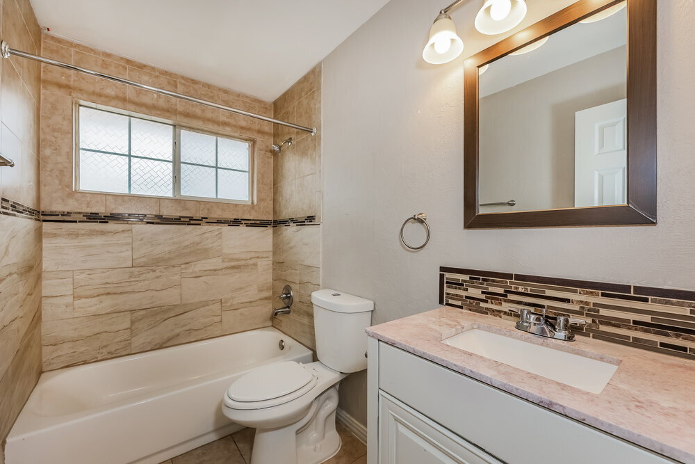 Building Photo - 2613 Clovermeadow Dr