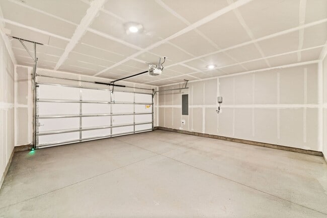 Building Photo - 10239 Sorenstam Rd