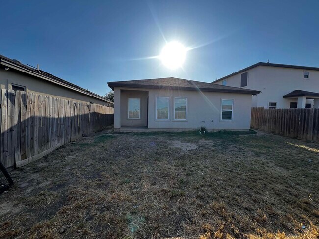 Building Photo - 5703 Moses Lp