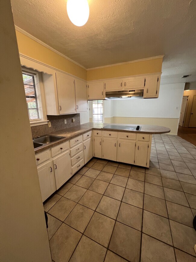 Building Photo - 3209 Hastings Crossing Rd