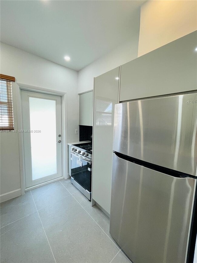 Building Photo - 1905 Calais Dr