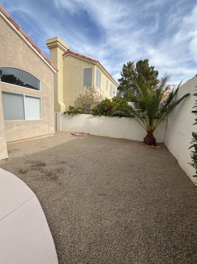 Building Photo - Encounter the ultimate luxury living experience with this 4-bedroom, 2197 sq ft house