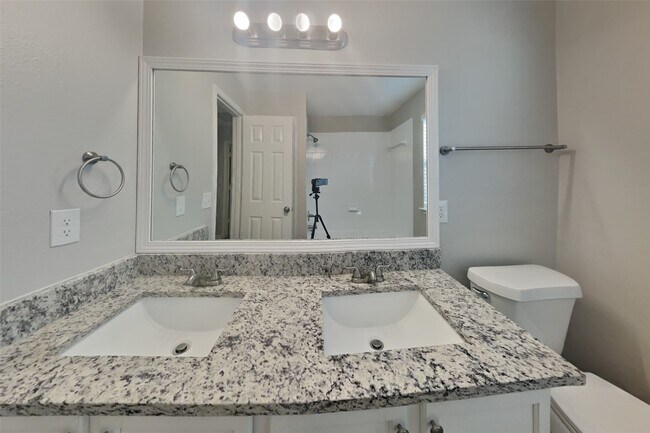 Building Photo - 10210 E Summit Canyon Dr