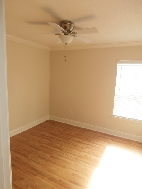 Building Photo - 712 Secret Harbor Ln