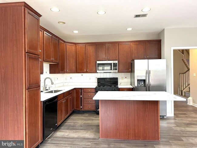 Building Photo - 22609 Welborne Manor Square