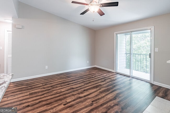 Building Photo - 547 Granville Ct