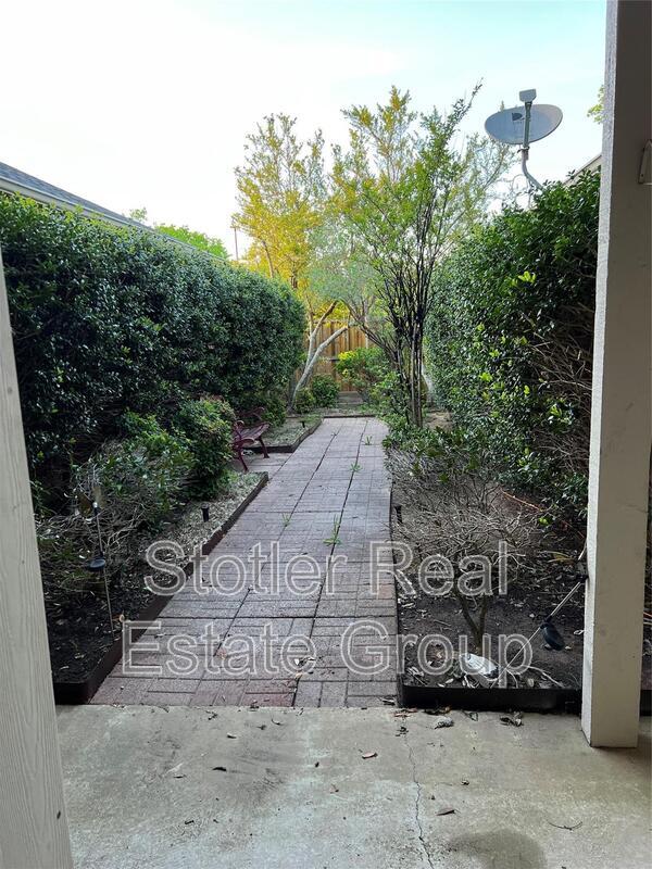 Building Photo - 829 Ash Grove Ln