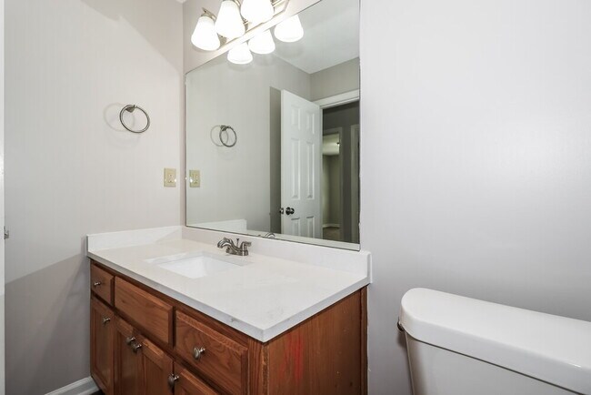 Building Photo - 1582 Wind River Cir E
