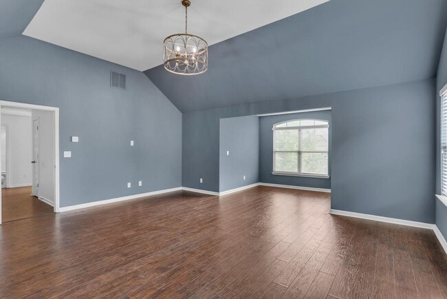 Building Photo - 1370 Long Acre Dr