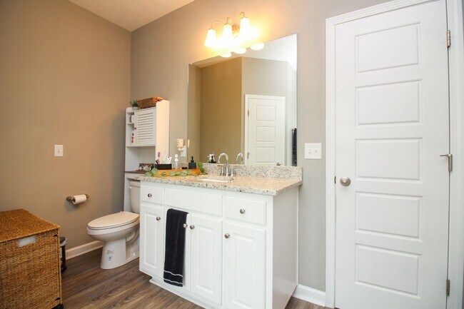 Building Photo - Newer 3 bedroom, 2 bath Phenix City Home w...