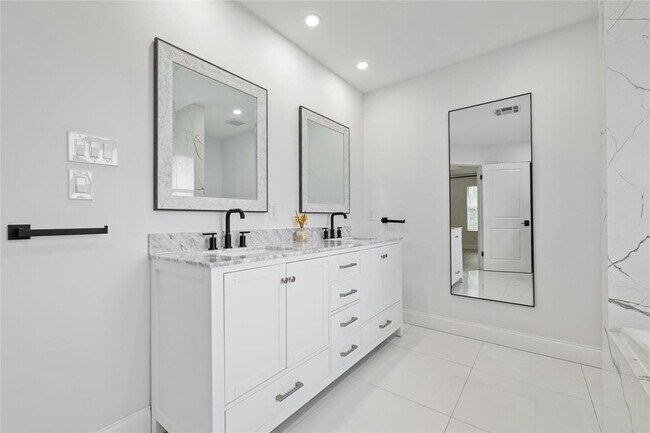 Building Photo - 3809 Haleys Way