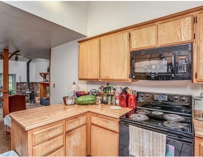 Building Photo - Large beautiful home in Idyllwild