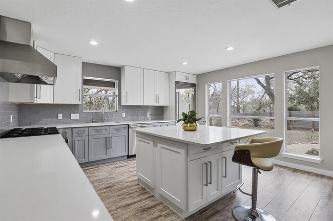 Building Photo - 445 Rocky River Rd