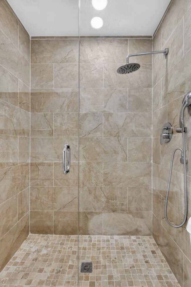 Building Photo - 5093 Privet Pl