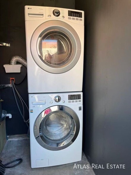 Building Photo - 400 Raindance Dr