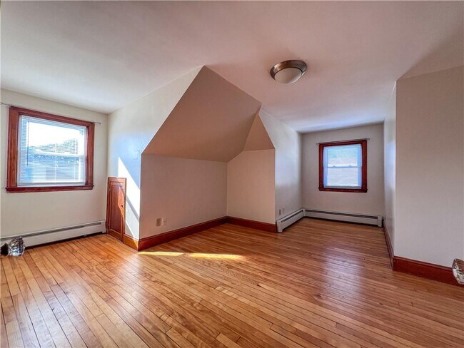 Building Photo - 190 Juniper St