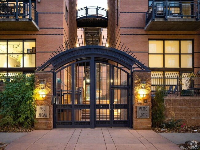 Building Photo - 930 Acoma St