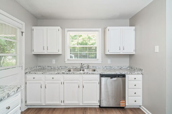 Building Photo - 275 Maryville Pike