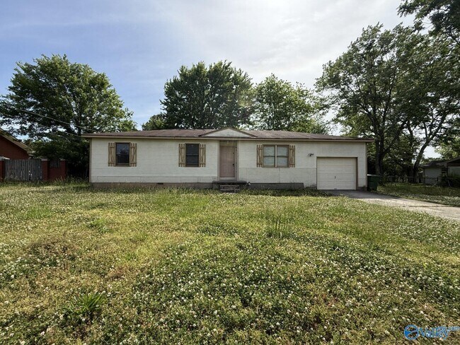 Building Photo - 1908 Catchings Dr NW