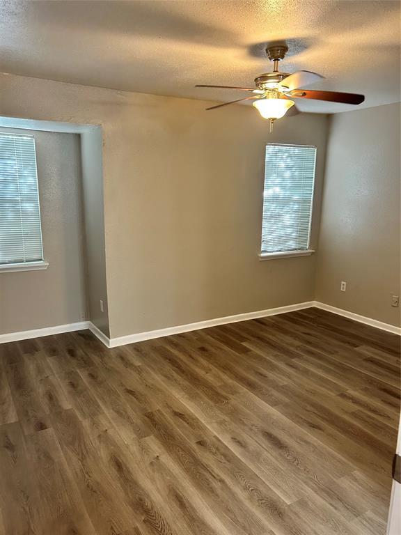 Building Photo - 3901 Woodchase Dr