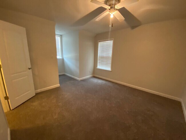 Building Photo - 4207 Broughton St