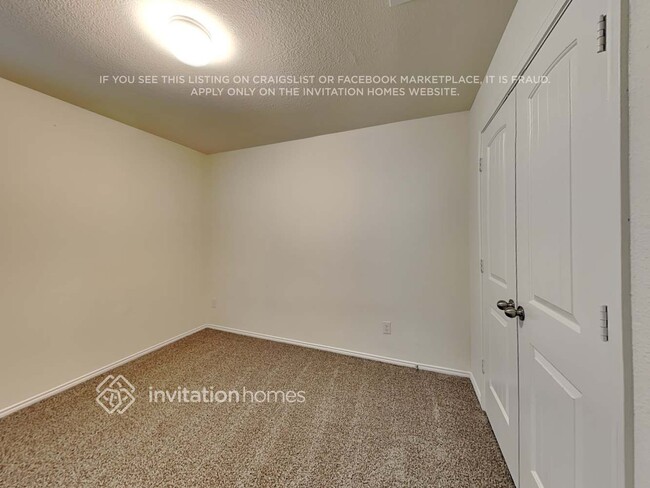Building Photo - 1800 Alamandine Ave