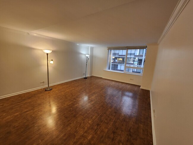 Building Photo - 233 E Erie St