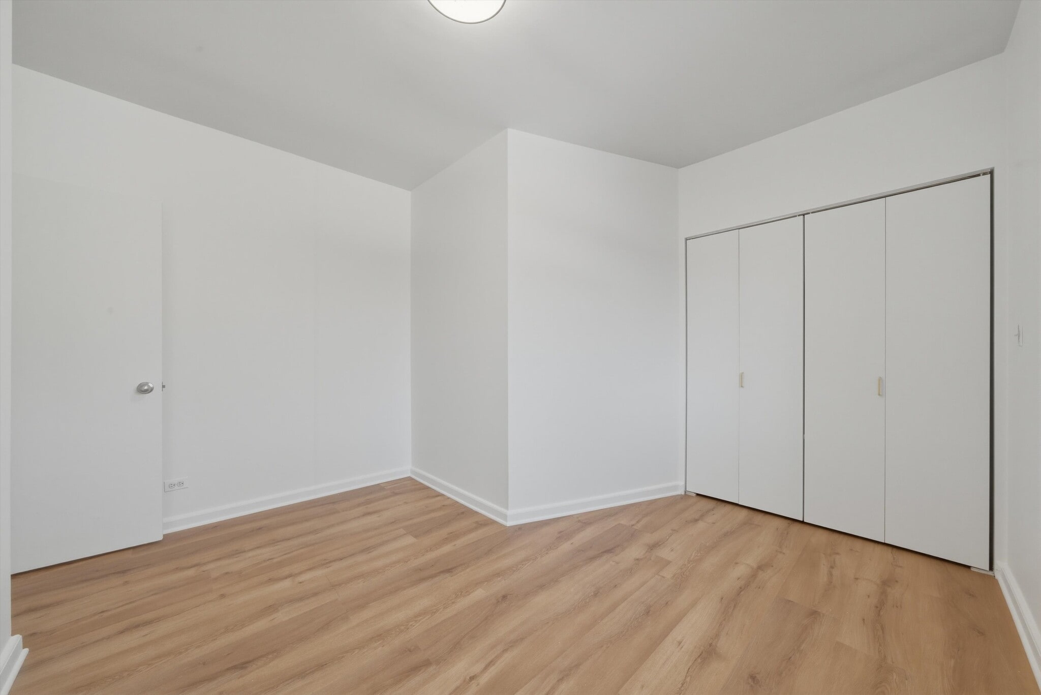 Building Photo - 4537 N Greenview Ave