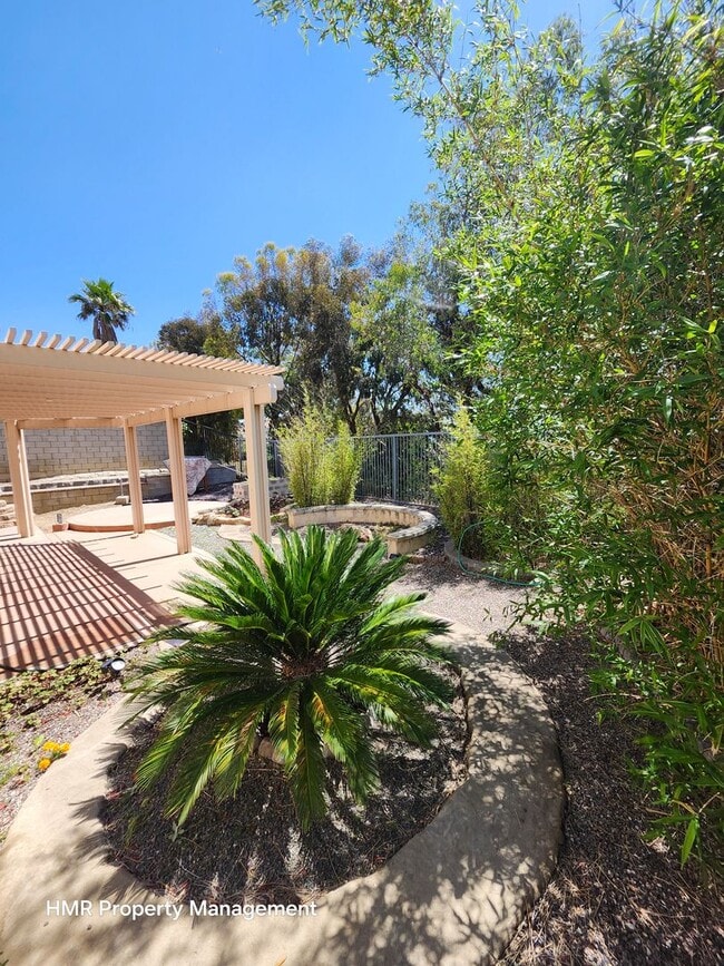 Building Photo - Beautiful two-story in Hunter's Ridge