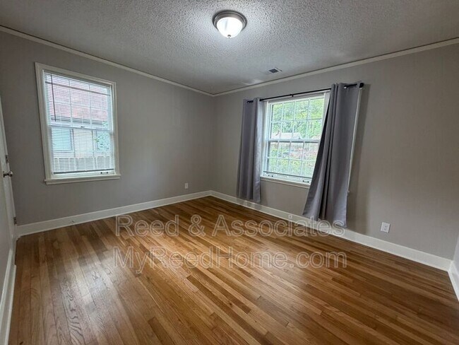 Building Photo - 743 Shotwell St